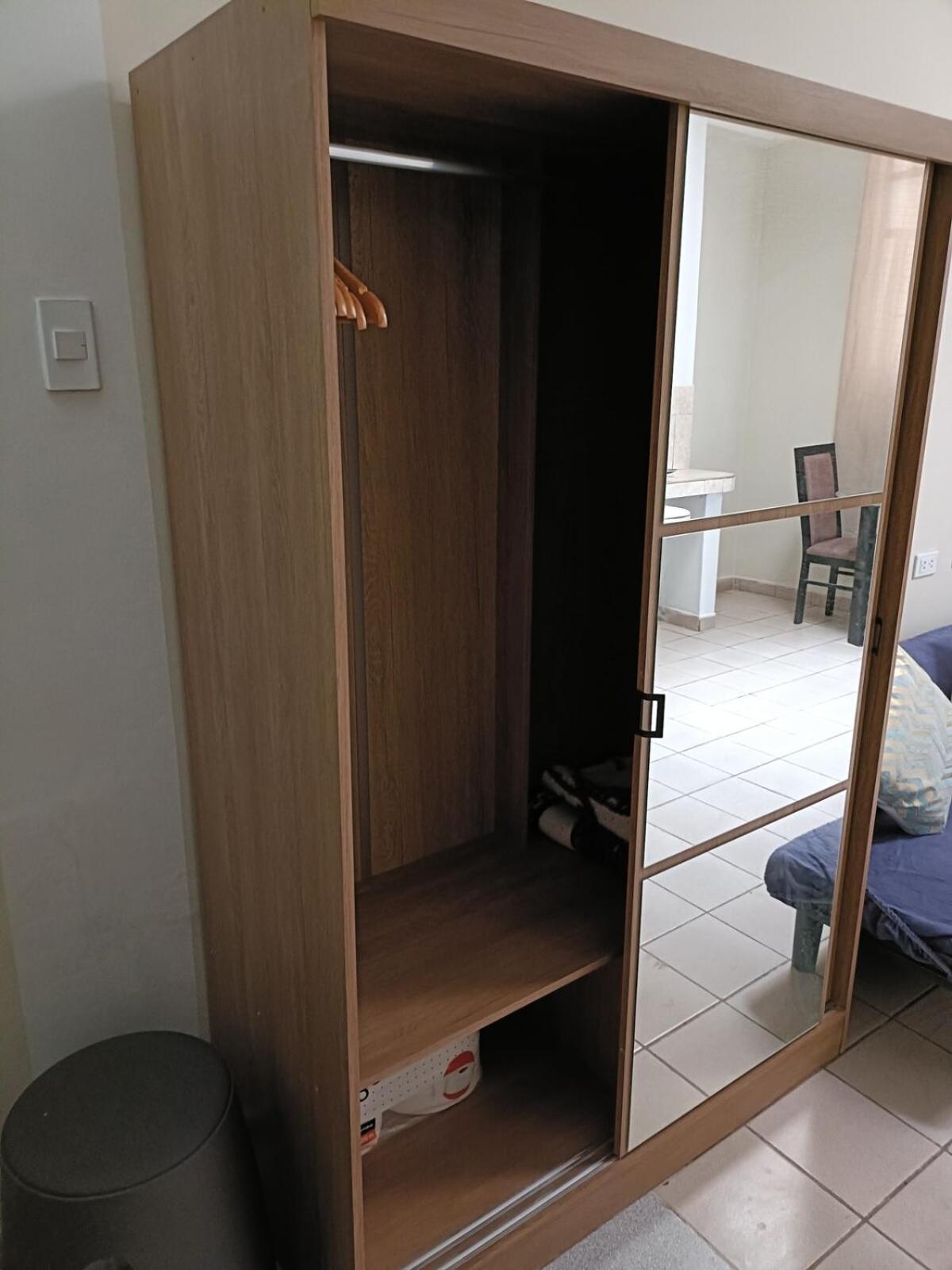 La Apartment *